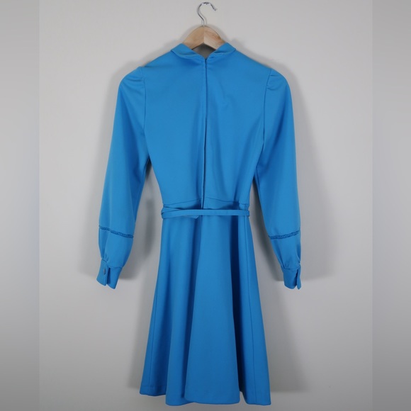 Vintage 70’s Dress with Matching Belt and Attached Neck Tie - Picture 3 of 4